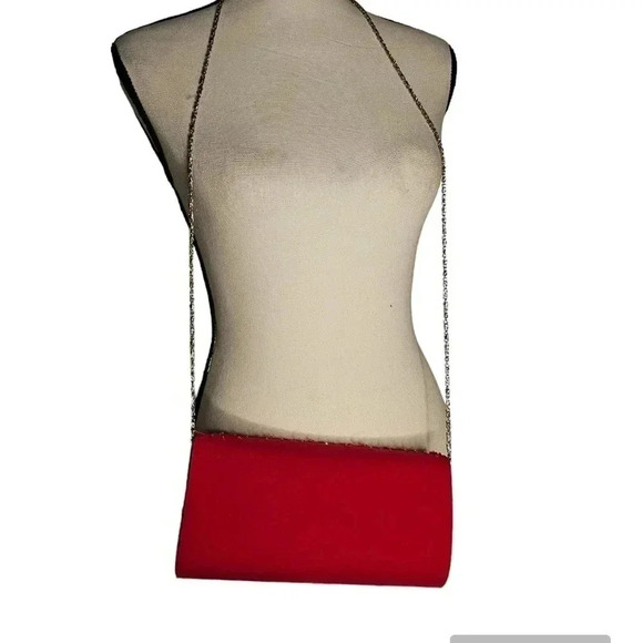 Timeless Beauty Clutch - Picture 2 of 5